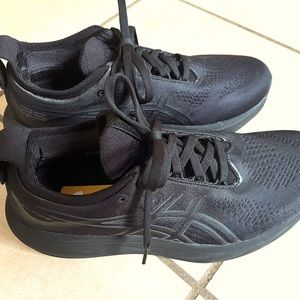 ASICS Women’s Gel Nimbus 25